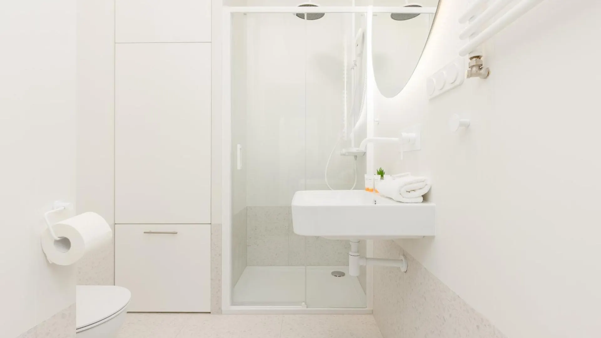 Warszawa Bright 2-Bedroom Apartment By Noclegi Renters