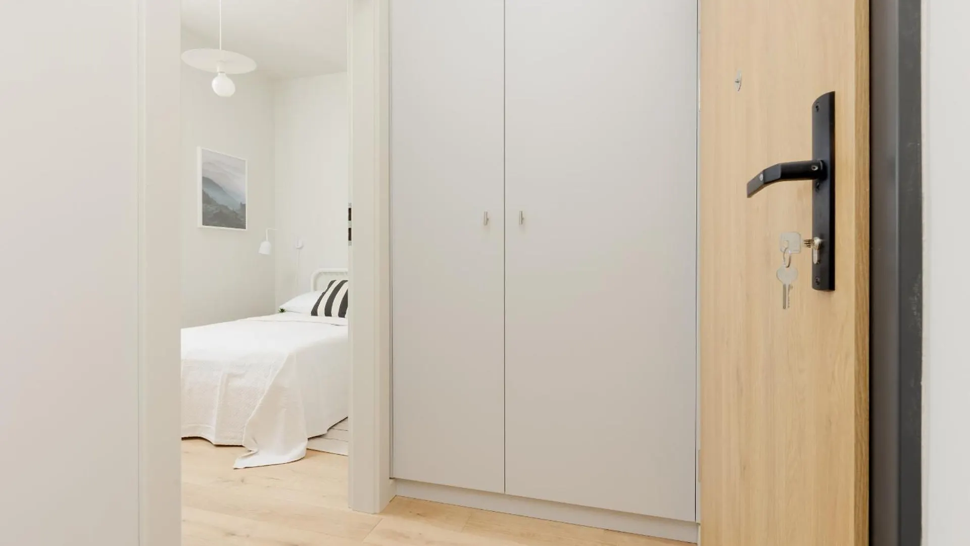 Warszawa Bright 2-Bedroom Apartment By Noclegi Renters