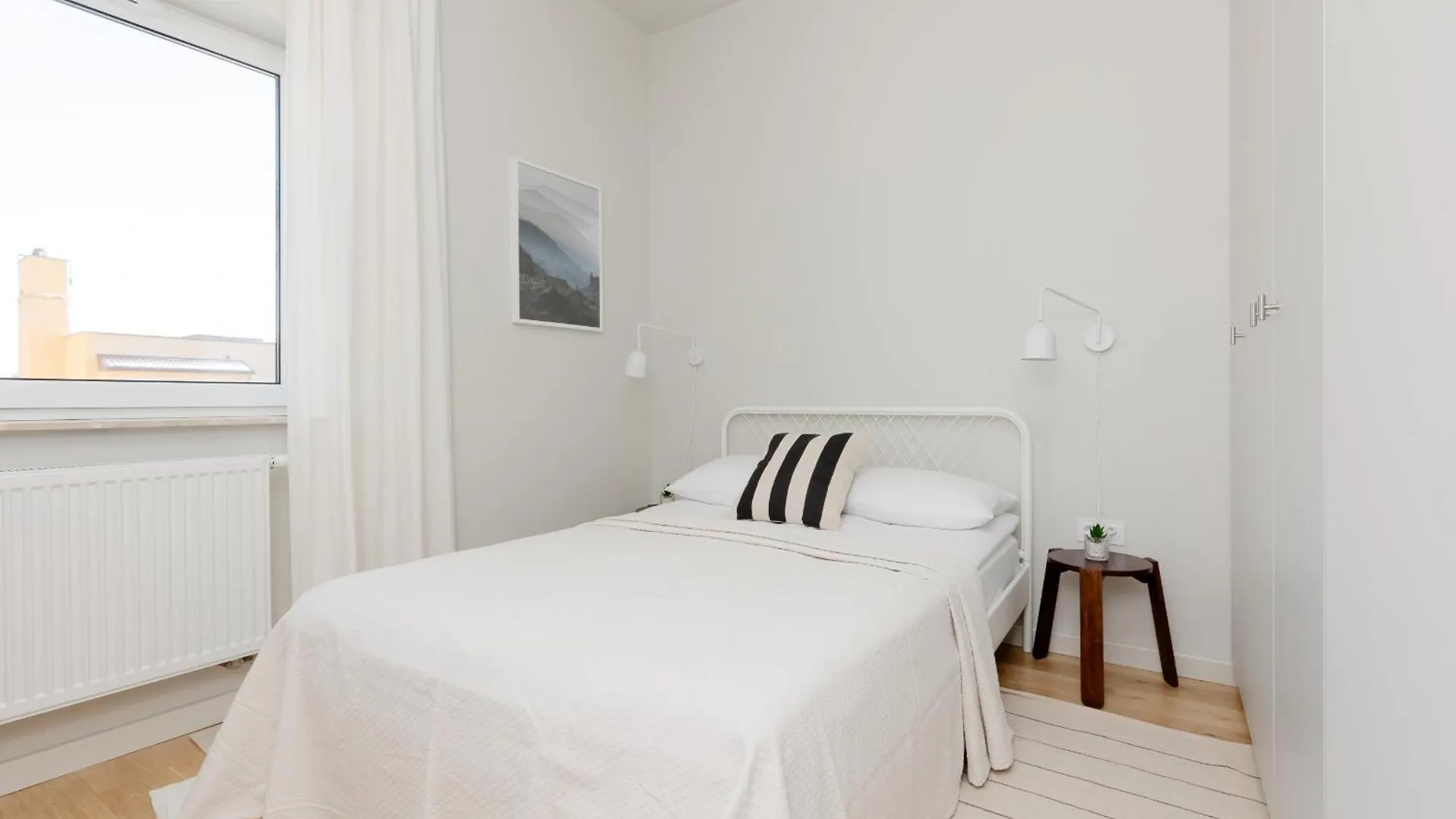 Warszawa Bright 2-Bedroom Apartment By Noclegi Renters 0*, Warsaw