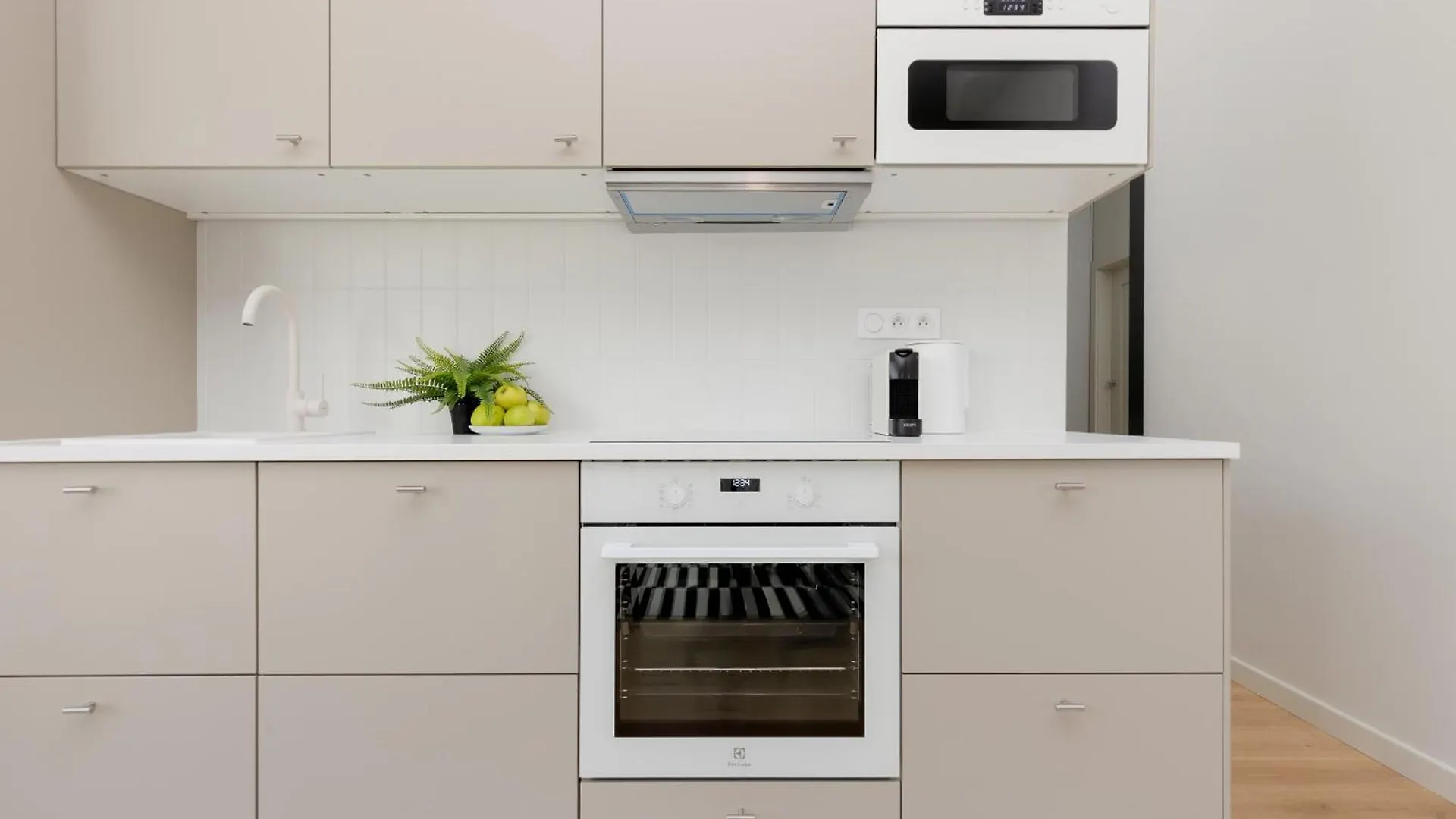 Warszawa Bright 2-Bedroom Apartment By Noclegi Renters Poland