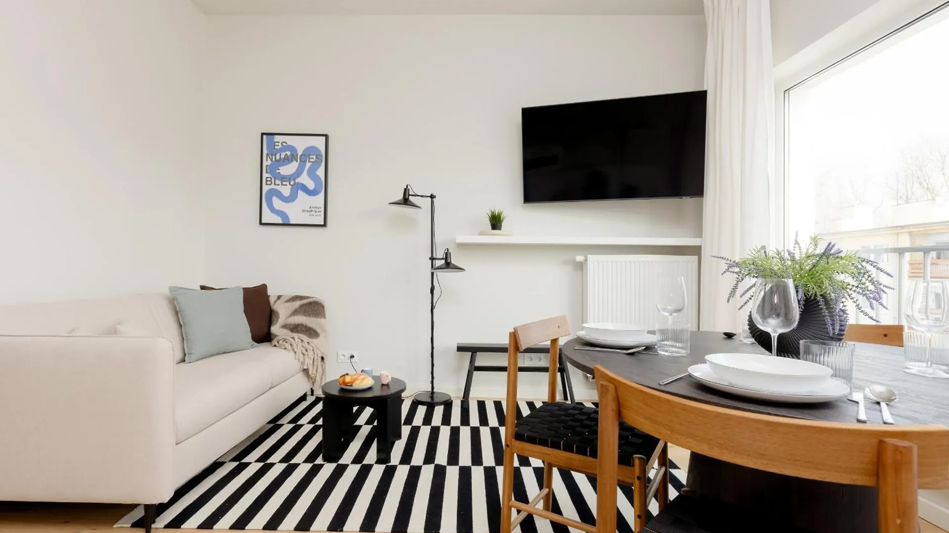 Warszawa Bright 2-Bedroom Apartment By Noclegi Renters
