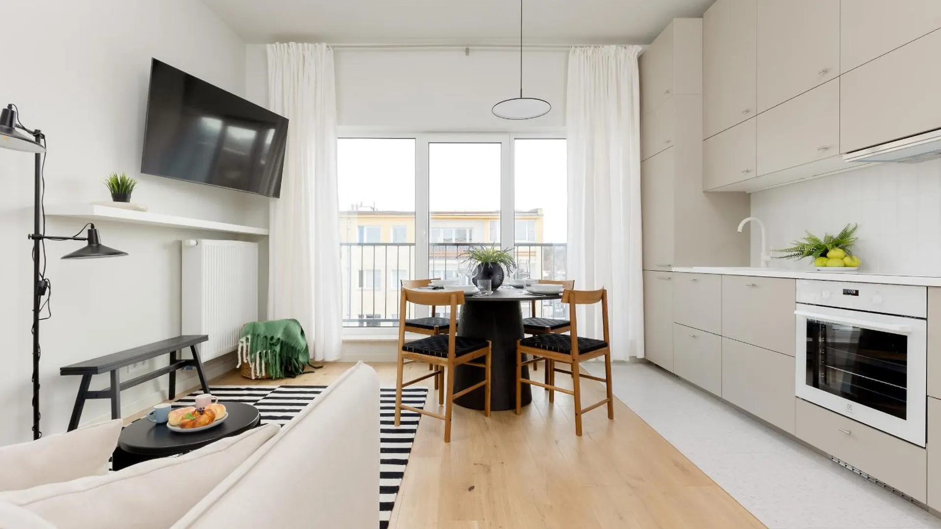 Warszawa Bright 2-Bedroom Apartment By Noclegi Renters Warsaw