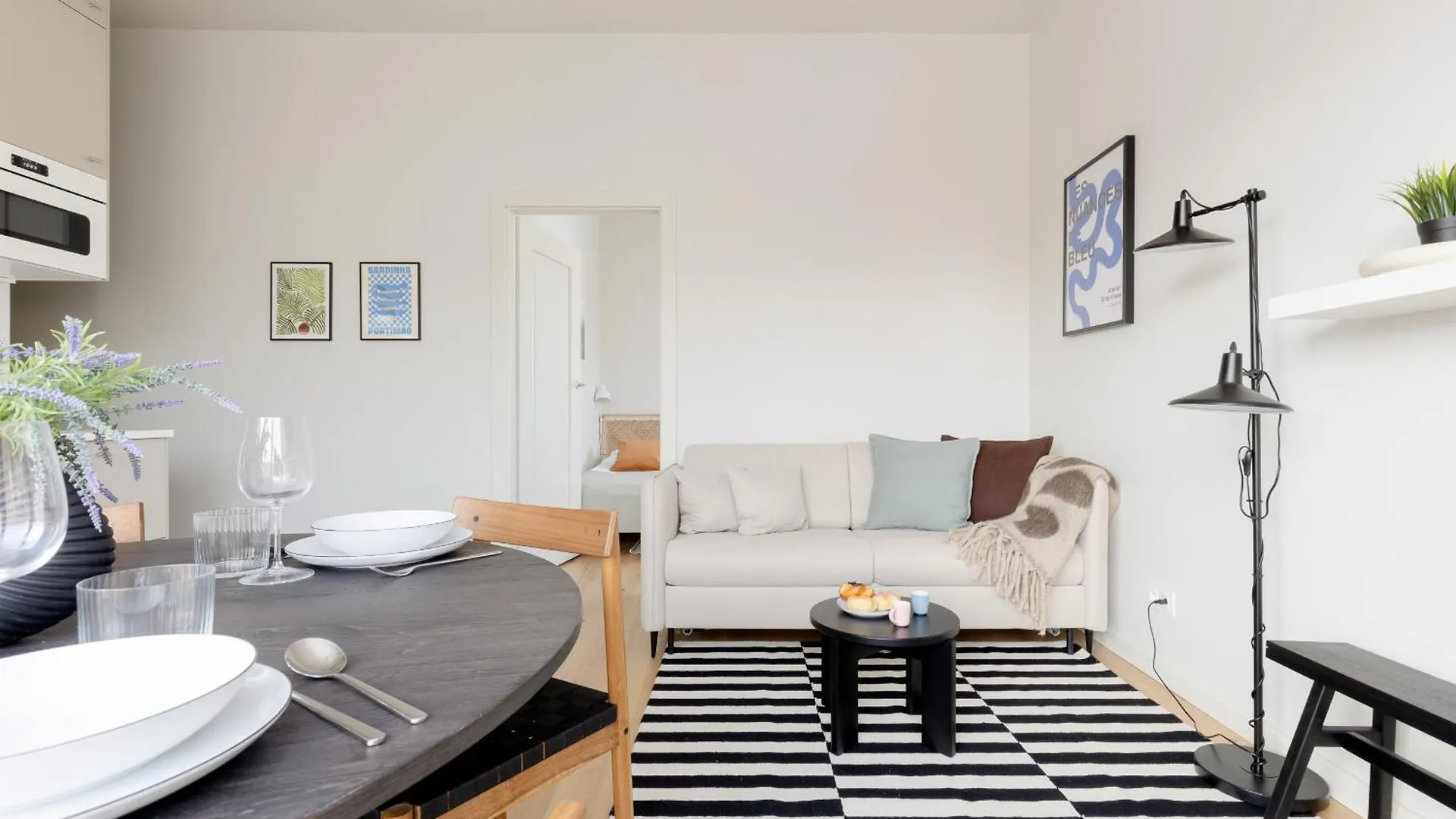 Warszawa Bright 2-Bedroom Apartment By Noclegi Renters